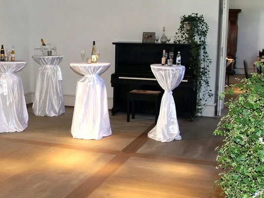 tische-schlosskoenig