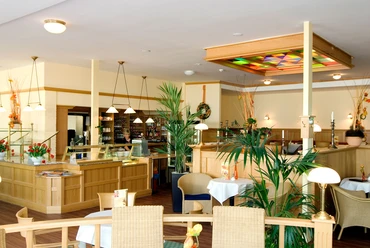 cafe-in-der-wandelhalle-innen
