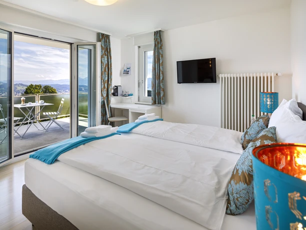 Zimmer mit Balkon