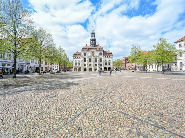Rathaus Marktplatz_1920x1080.jpg