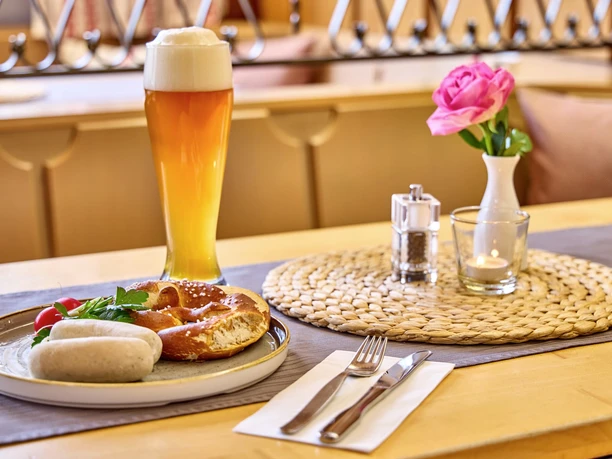 AURA-HOTEL Saulgrub Brotzeit Bierstüberl