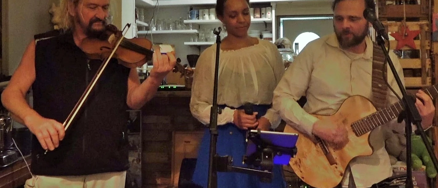 PeterViolin & White Coffee