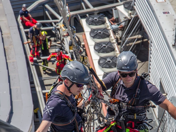 2 - Leipziger Stadtfest 2026 - Probe eines Rettungseinsatzes der Feuerwehr - Foto Andreas Schmidt.JPG