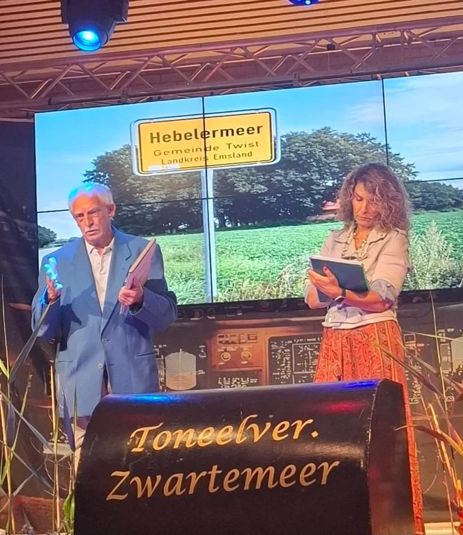 Das Haus war während der Revue zweimal voll besetzt (1).jpeg