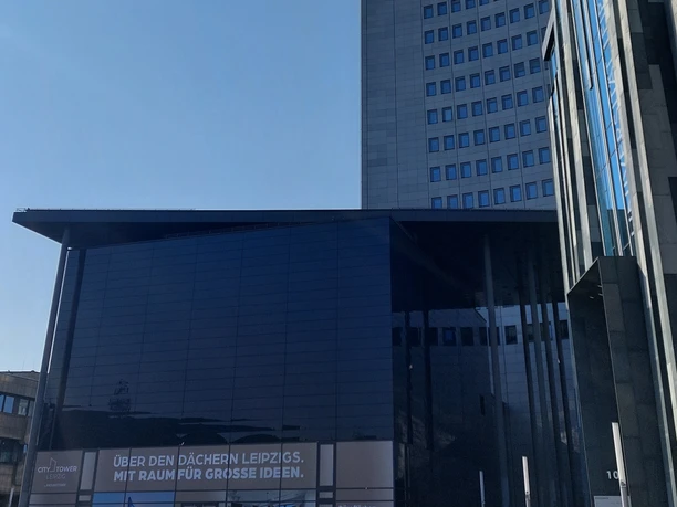 MDR Studio - Musik in Leipzig Blick auf das MDR Studio am Augustusplatz direkt neben dem City-Hochhaus in Leipzig