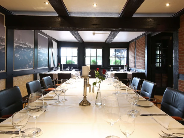 Festively laid table at the Alte Mühle Weyhausen restaurant
