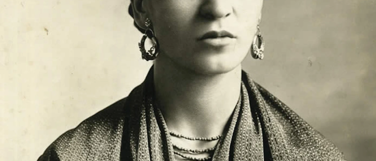 Guillermo_Kahlo,_Frida_Kahlo,_1932.jpeg