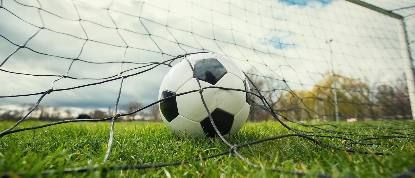 Fußball im Tor