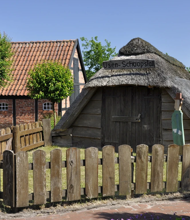 Mühlenhof Wippingen – Schafstall bei der Mühle ©Emsland Tourismus GmbH (2010).jpg
