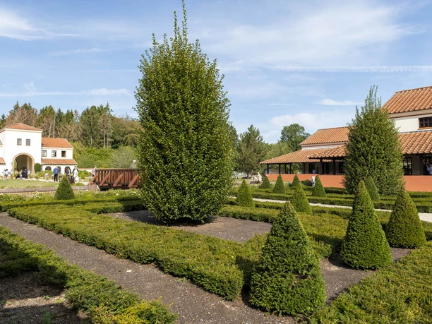 In den Gärten der Römischen Villa Borg