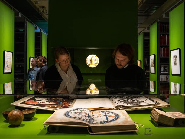 Ausstellungsansicht MIX & MATCH Ausstellung in der DRAIFLESSEN Collection