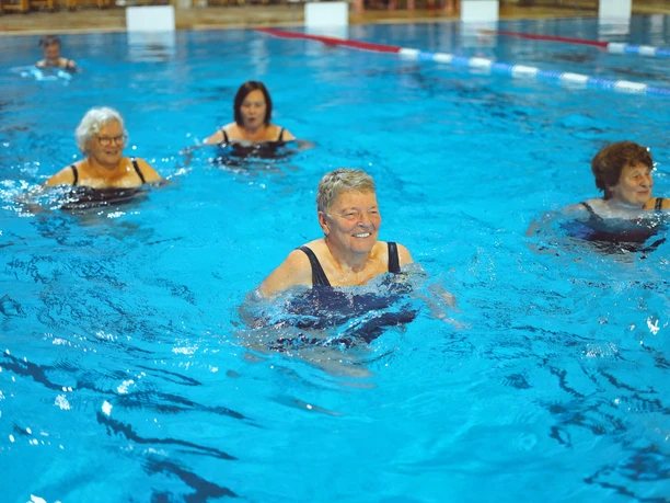Frauenschwimmen_H2O-Freizeitbetriebe Stadtwerke Herford.jpg