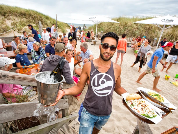 Kellner in der Buhne 16