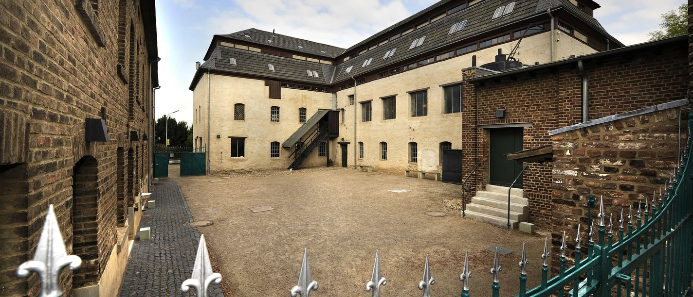 Tuchfabrik Müller - Blick in den Fabrikhof