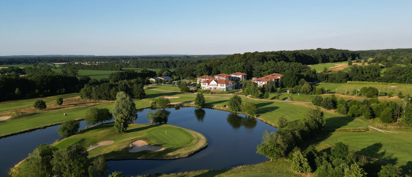 Golf Resort Adendorf Golflandschaft mit Wasser in Adendorf