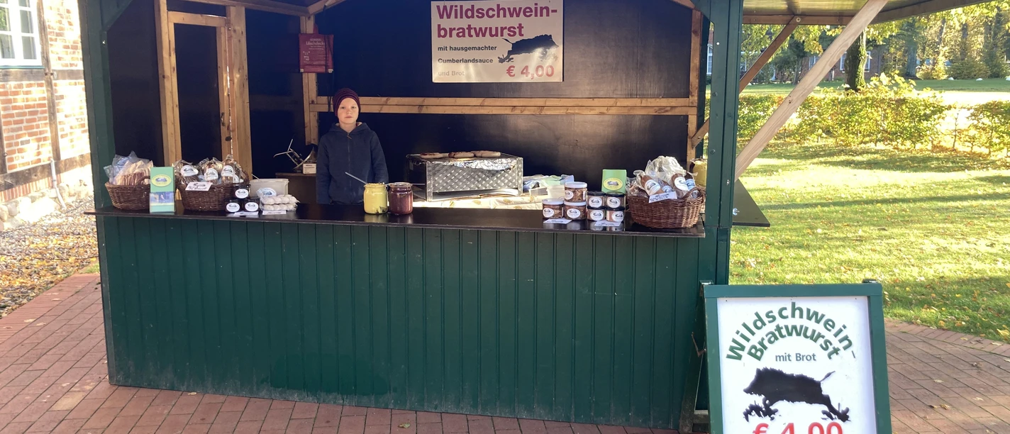von Bülowsche Wildspezialitäten_Joachim von Bülow.jpg Verkaufsstand von Bülowsche Wildspezialitäten