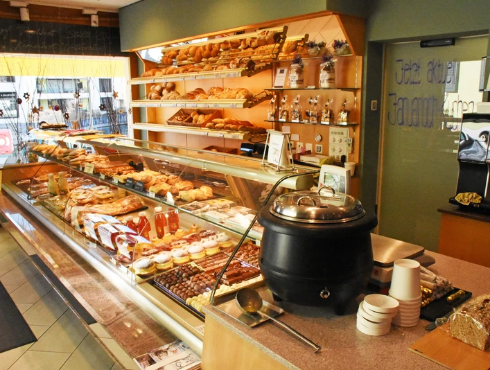 baeckerei-konditorei-mohel-vitrine