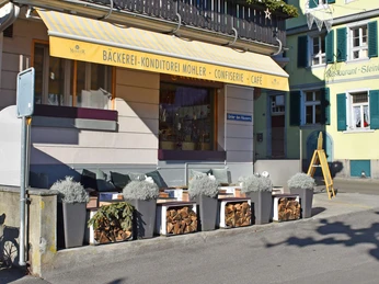 baeckerei-konditorei-mohel-aussenansicht-lounge