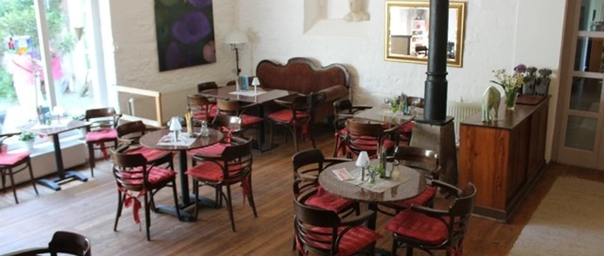 Klosterhof-Brunshausen_-_Bad_Gandersheim_-_Cafe_01.jpg