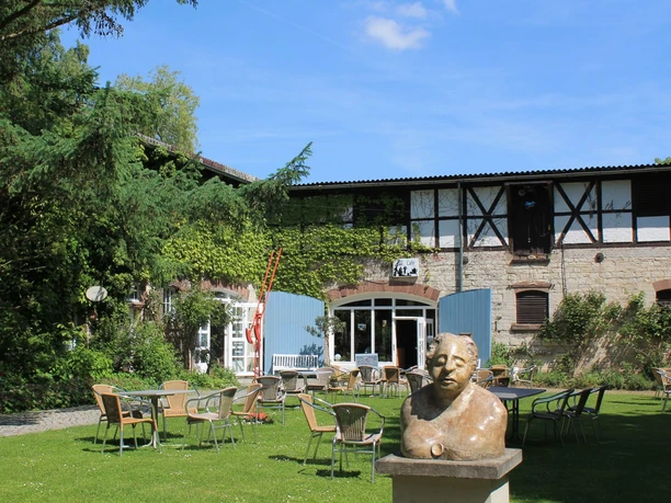 Klosterhof_Brunshausen_-_Bad_Gandersheim.jpg Klosterhof_Brunshausen_-_Bad_Gandersheim.jpg