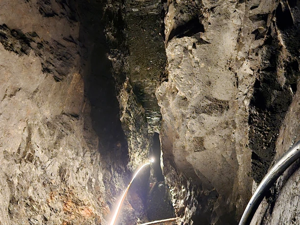 Abgebauter Erzgang in der Grube Catharina Neufang Abgebauter Erzgang in der Grube Catharina Neufang