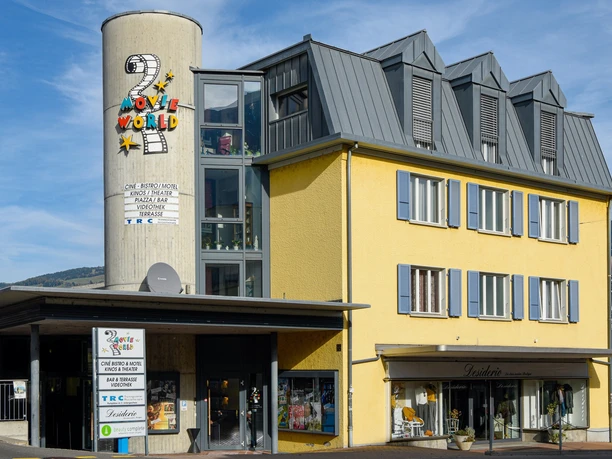 movieworld-spiez-aussen-gebaeude-ansicht