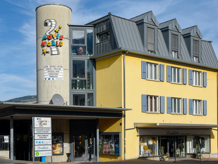 movieworld-spiez-aussen-gebaeude-ansicht