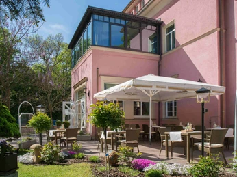 parkhotel_gueldene_berge_rosengarten_c_melanie_albrecht