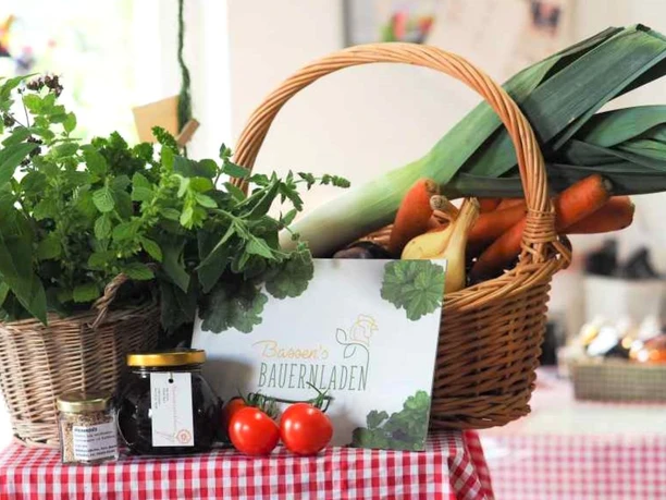 Mitbringsel mit Produkten aus Bassen's Bauernladen Mitbringsel mit Produkten aus Bassen's Bauernladen