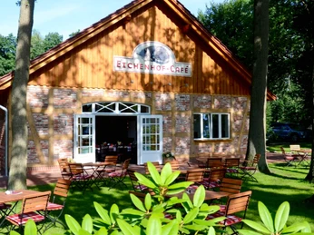 Außenplätze am Eichenhof-Café in Hellwege Außenplätze am Eichenhof-Café in Hellwege