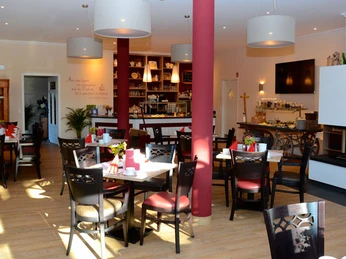 Eichenhof-Café - Moderner Innenraum Eichenhof-Café - Moderner InnenraumEichenhof Café - Modern interiorEichenhof-Café - Moderne interiørEichenhof-Café - Modern interieur