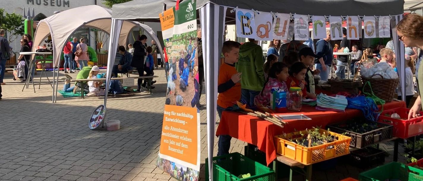 Bauernhofexpress Wochenmarkt ©Hansestadt Attendorn.jpg