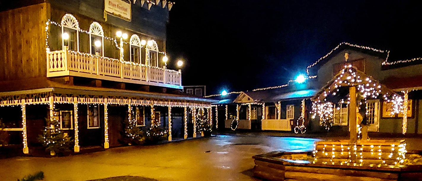Elspe Festival beleuchtet.jpg