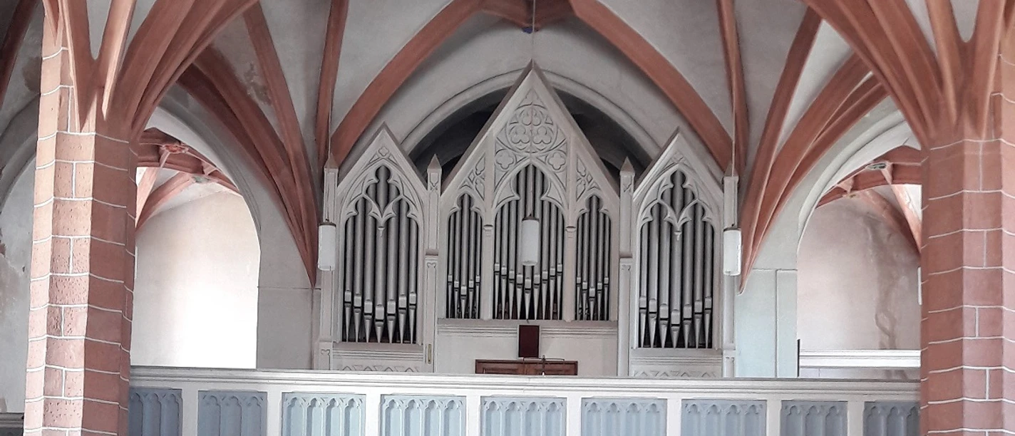 Jahn-Orgel in der Kirche St. Johannis Mügeln Blick auf die Jahn-Orgel in der Kirche St. Johannis Mügeln