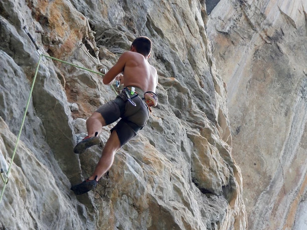 mountaineer-1220952_1280.jpg