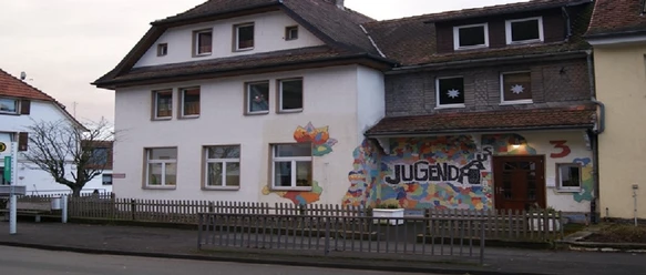 jugendhaus groß.jpg