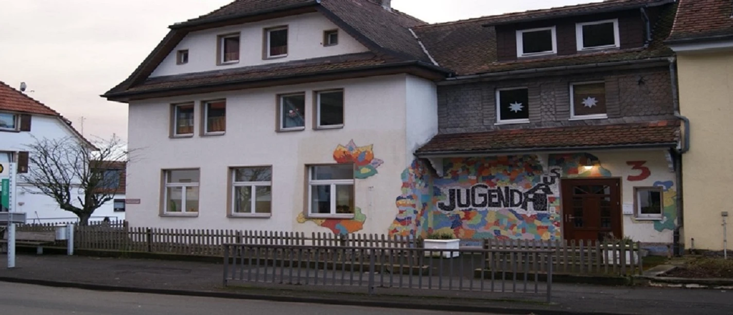 jugendhaus groß.jpg