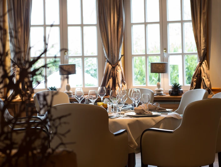 "Die Wachtelei ", unser Restaurant verwöhnt Sie mit kreativen, saisonalen Gerichten "Die Wachtelei ", unser Restaurant verwöhnt Sie mit kreativen, saisonalen Gerichten"Die Wachtelei", our restaurant spoils you with creative, seasonal dishes"Die Wachtelei", vores restaurant, forkæler dig med kreative, sæsonbetonede retter"Die Wachtelei", ons restaurant verwent je met creatieve, seizoensgebonden gerechten