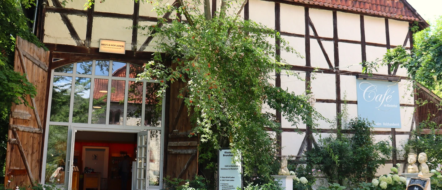 Haus und Hofladen außen_Klosterhof Brunshausen.JPG