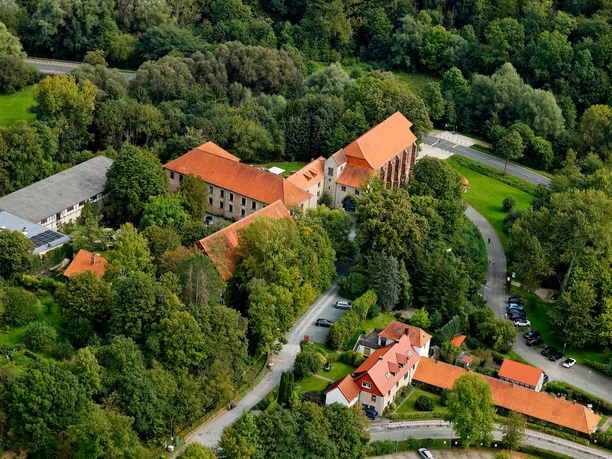 Brunshausen_Kloster_Vogelperspektive5_Sommer© Stadt Bad Gandersheim Hötzel.jpg