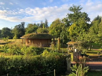 Bienenhaus Bild.jpeg