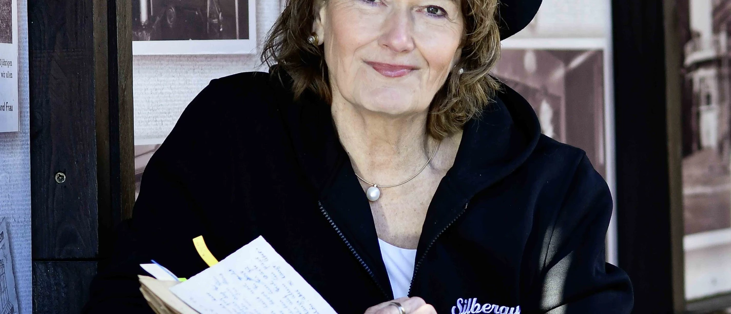 Claudia Gorille.jpg