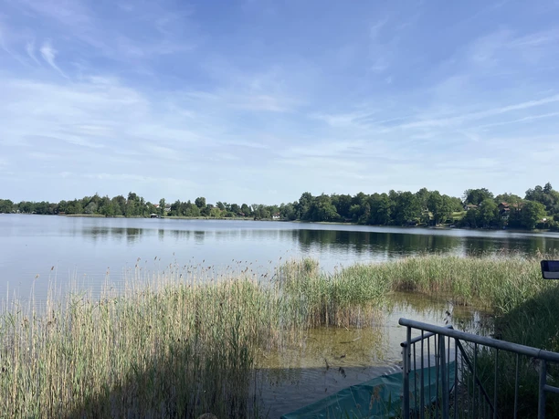 Der Blick auf den Staffelsee von der Terrasse aus