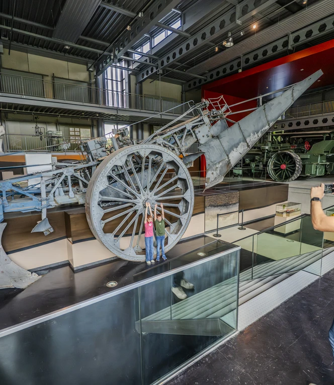 Familienausflug - Emsland Moormuseum, Ottomeyer-Pflug ©Emsland Tourismus GmbH (2).jpg