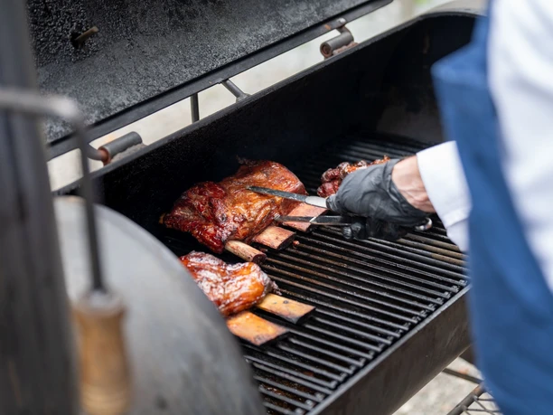 BBQ-Spezialitäten im Gutshof Itterbach BBQ-Spezialitäten im Gutshof Itterbach