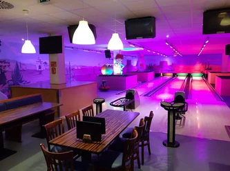 EderBowling, Frankenberg (Eder) Sie sehen die Sitzgelegenheiten des EderBowling in Frankenberg Eder
