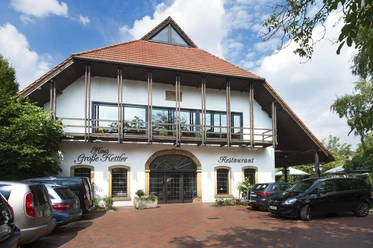 haus-gro-e-kettler_au-enansicht
