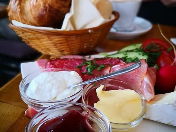 Frühstücksbuffet bei Hollmann Frühstücksbuffet bei Hollmann