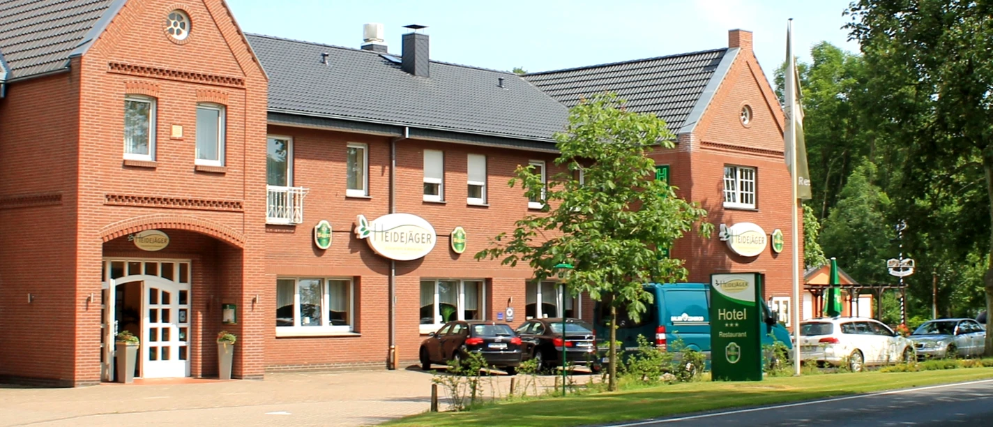 Außenansicht vom Restaurant & Kräuterhotel Heidejäger Außenansicht vom Restaurant & Kräuterhotel Heidejäger