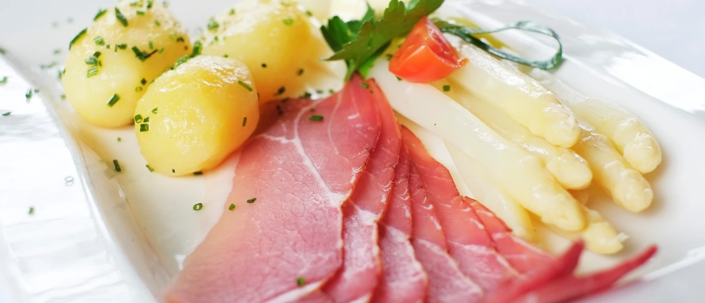 spargel_gasthaus_jaegerberg_cc_daniela_patricia spargel_gasthaus_jaegerberg_cc_daniela_patricia